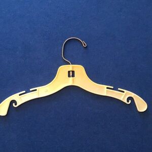 BUNDLED—25 Sets of Durable Cream and Tan Plastic Hangers